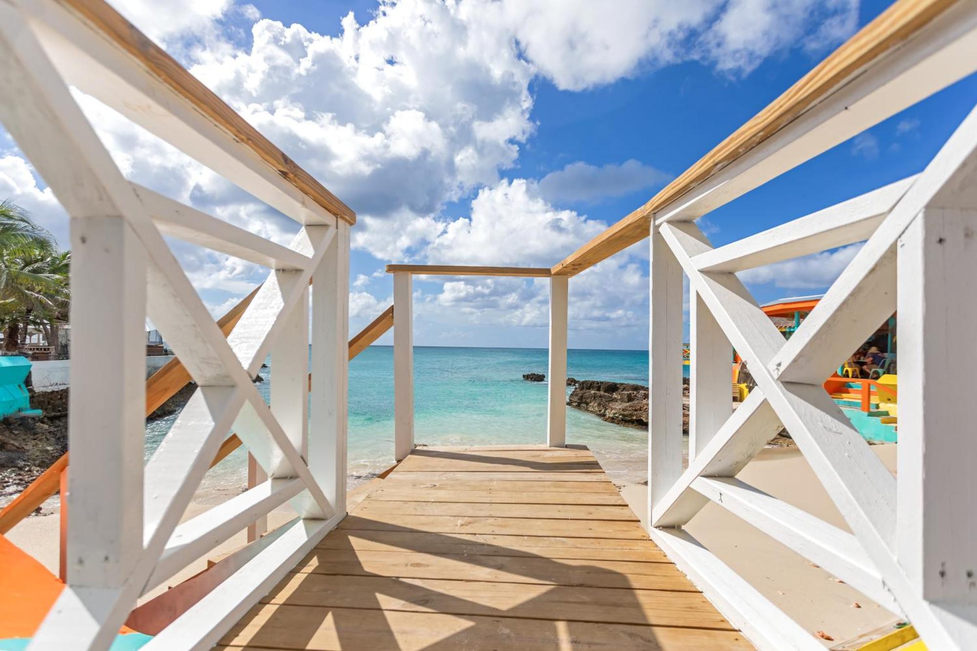 Maho Beach House - Studio - Beach Access Экстерьер фото