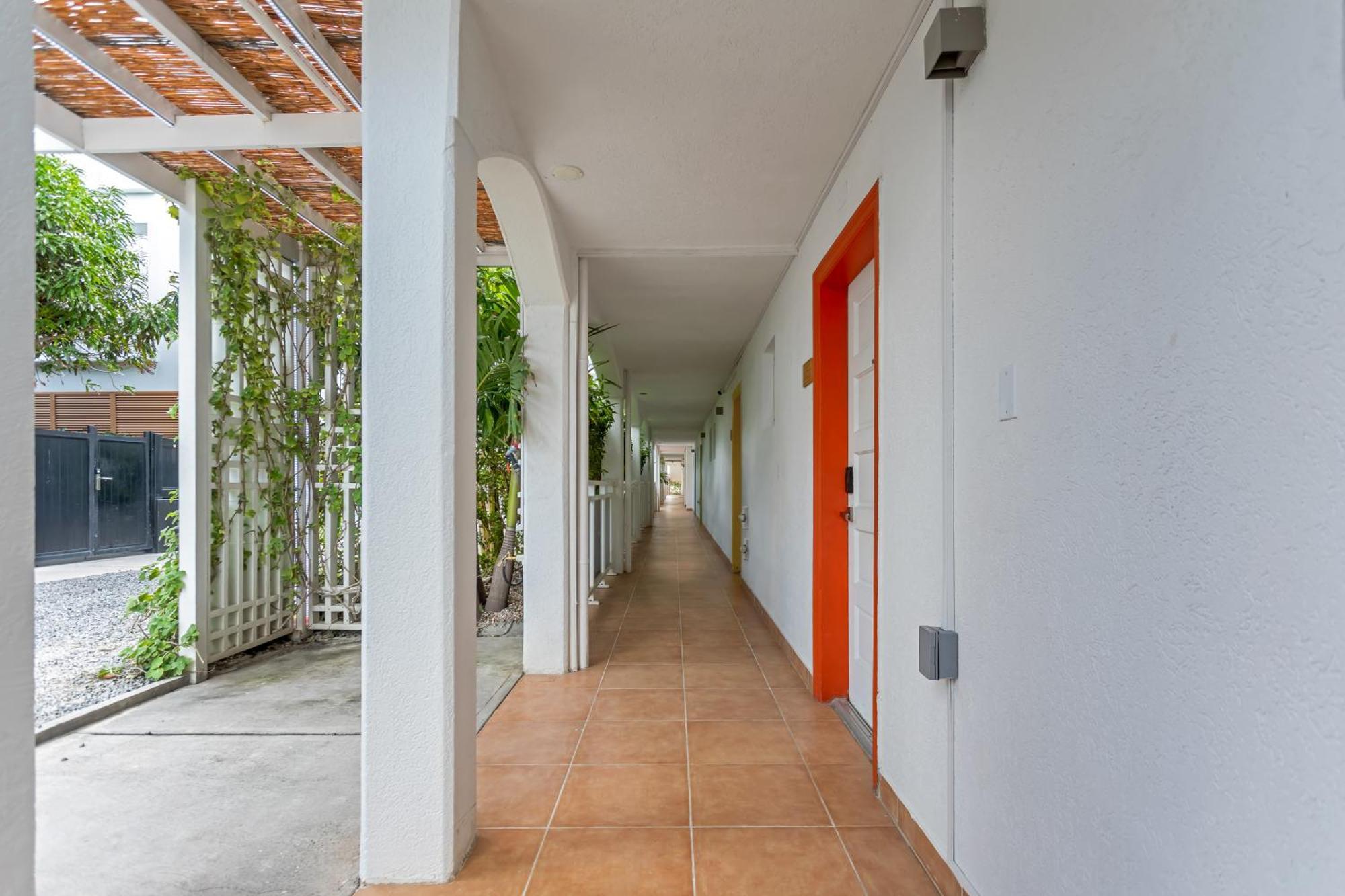 Maho Beach House - Studio - Beach Access Экстерьер фото
